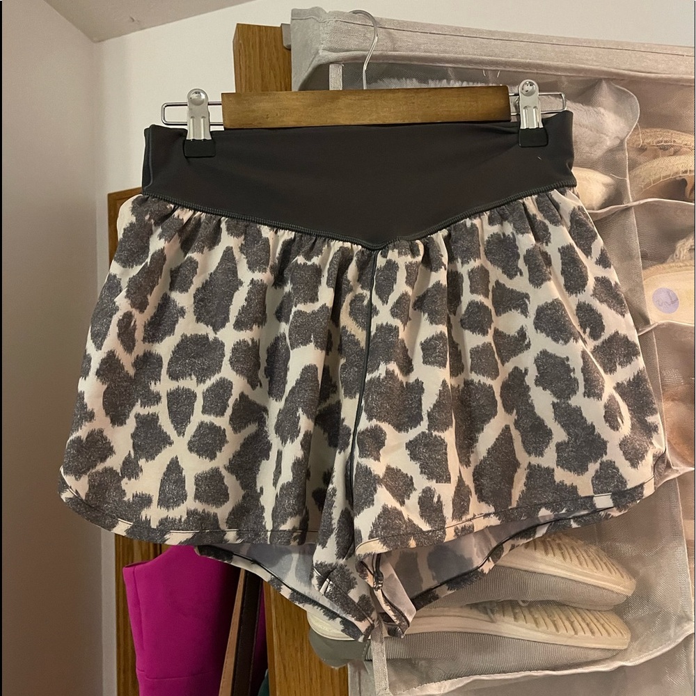 Aerie Offline Shorts, Size Medium